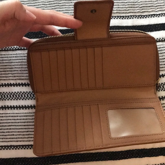 Brown leather fossil wristlet wallet - Picture 3 of 6